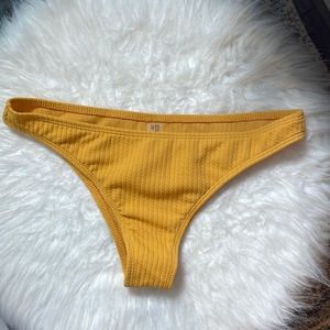Ribbed yellow bikini bottoms